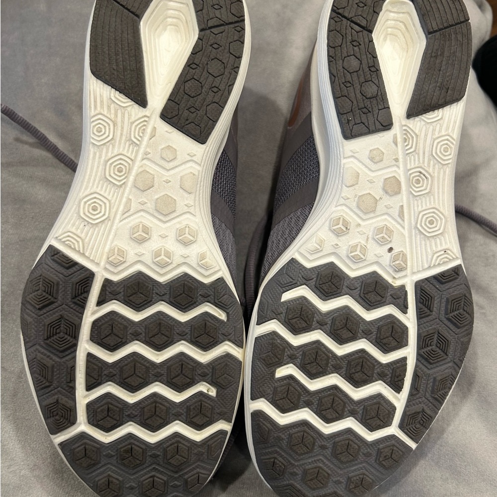 New Nike Tennis Shoes - Picture 4 of 4